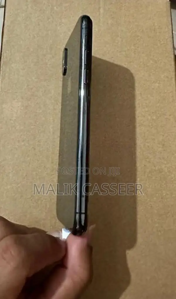 Apple iPhone X (Used)