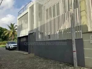Three-Storied Modern House for Sale – Boralesgamuwa