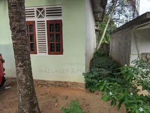 ගනේමුල්ල යාගොඩ ඉඩමේ වටිනාකමට ගෙයක්