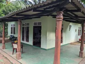 ගනේමුල්ල යාගොඩ ඉඩමේ වටිනාකමට ගෙයක්