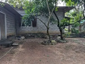 ගනේමුල්ල යාගොඩ ඉඩමේ වටිනාකමට ගෙයක්