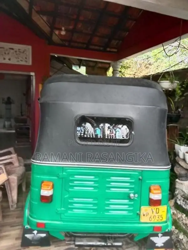 Bajaj RE 2010