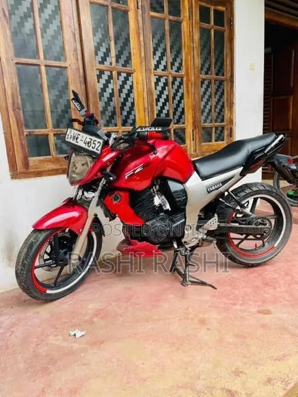 Yamaha FZ V1 2011