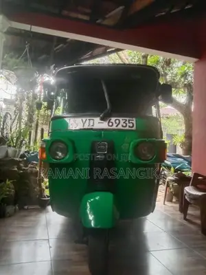 Bajaj RE 2010
