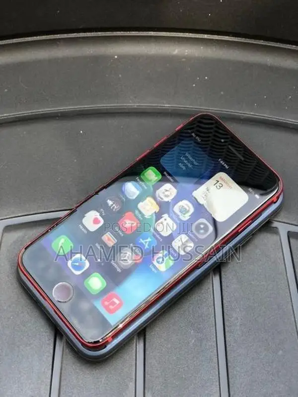 Apple iPhone SE 2 Red 128GB (Used)