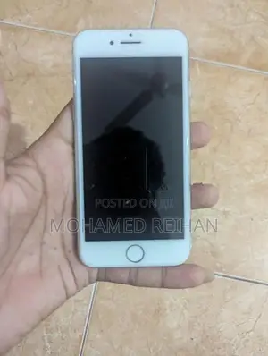 Apple iPhone 8 (Used)