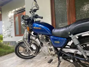Suzuki GN 125 2000
