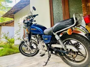 Suzuki GN 125 2000