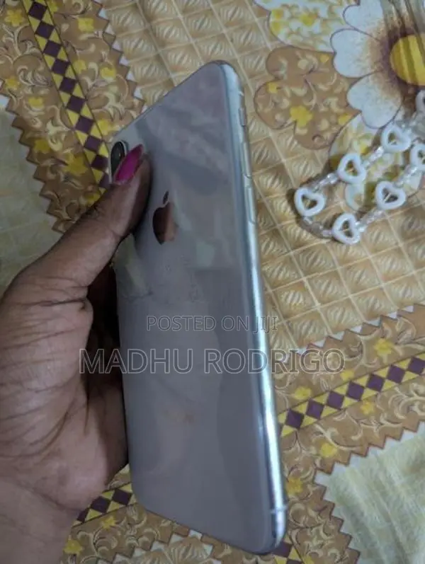 Apple iPhone X (Used)