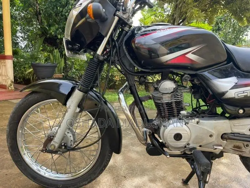 Bajaj CT100 2013