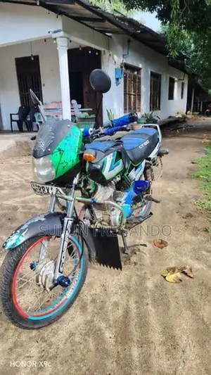 Bajaj CT100 2014