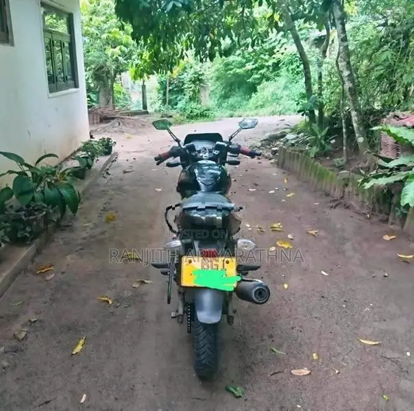 Bajaj Pulsar 180 2018