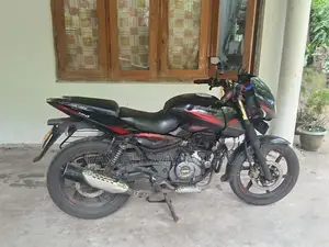 Bajaj Pulsar 180 2018