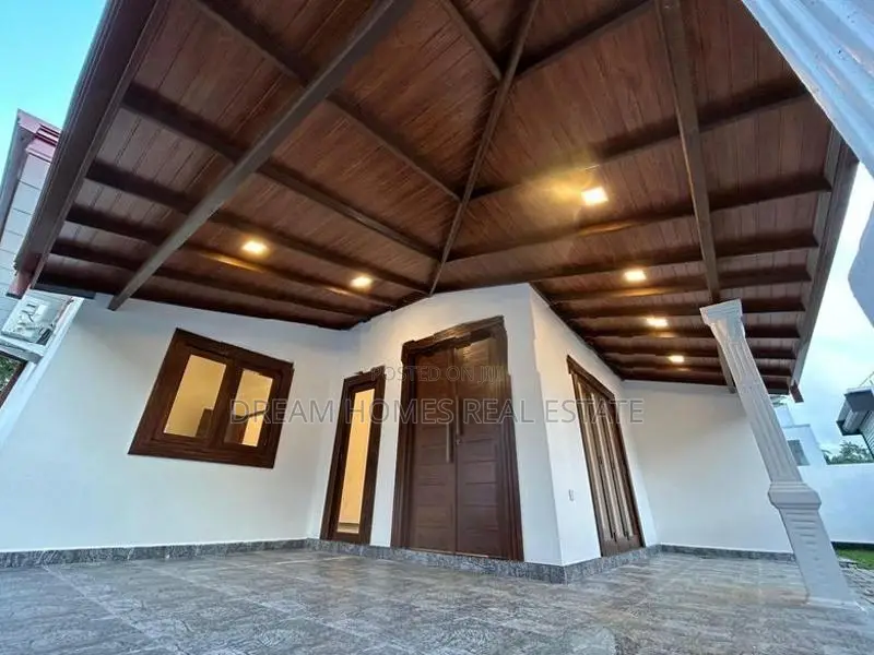 4 Bed with 10 Perch New House Homagama
