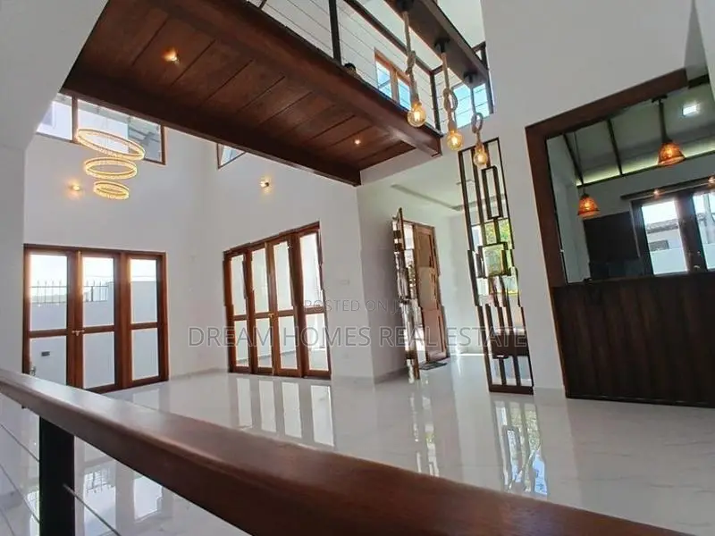Luxury House for Sale Piliyandala -SU534
