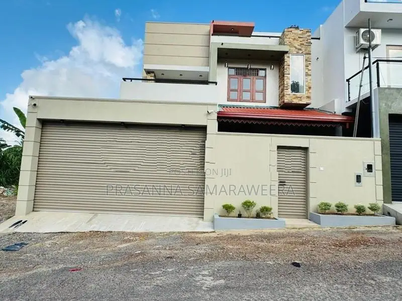 Brand New solid super 2 Story House-piliyandala