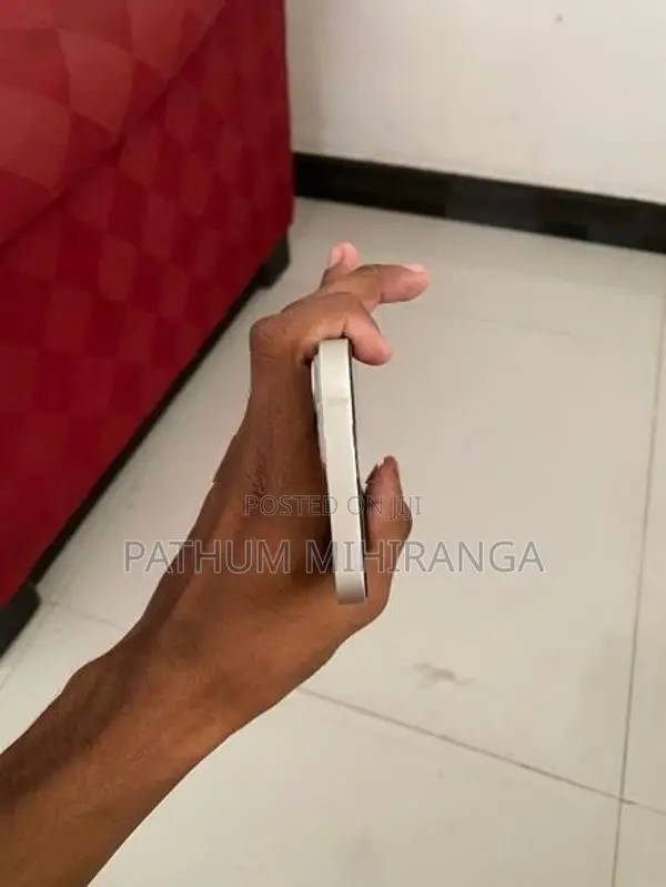 Apple iPhone 13 (Used)