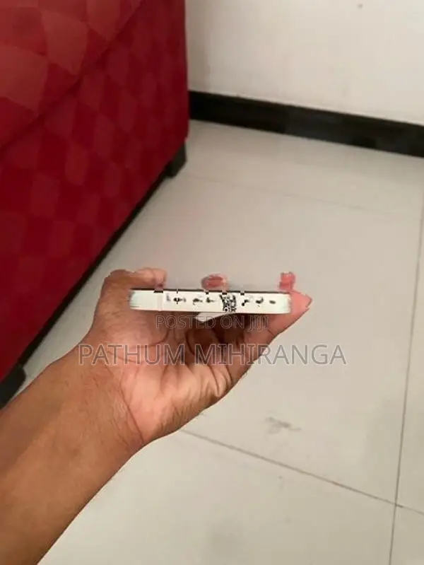 Apple iPhone 13 (Used)