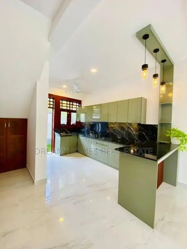 3 Story Luxury House for Sale Athurugiriya