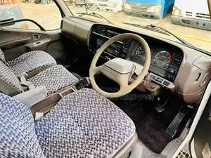 Canter Custom Wide Cabin