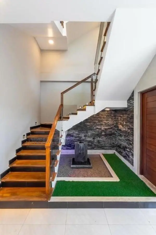 Modern and Super Luxury House in Kadawatha