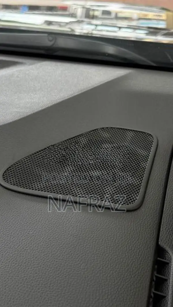 Honda Vezel Premium 2026
