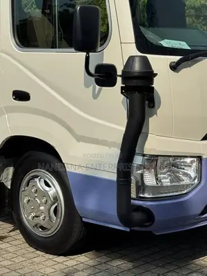 Toyota Coaster COOL BOX 29 SEATS 2025