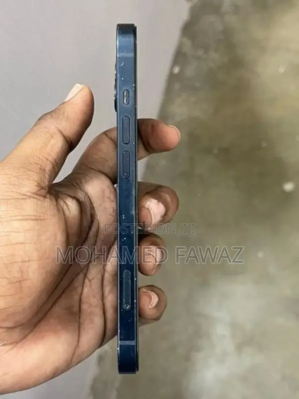 Apple iPhone 13 (Used)