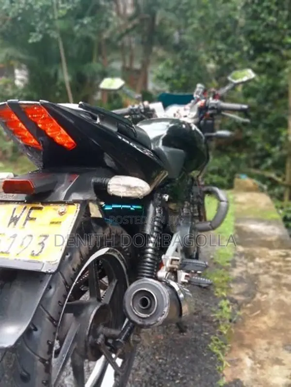 Bajaj Pulsar 180 2011