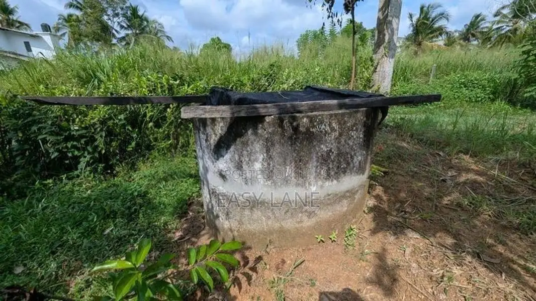 නිට්ටඹුව පර්චස් 10 සහිත වටිනා නිවස
