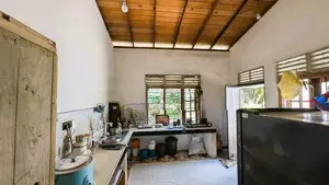 කඩවත මාවරමණ්ඩියෙන් පර්චස් 20ක දෙමහල් නිවස