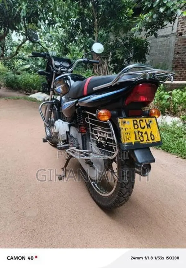 Bajaj CT100 2015