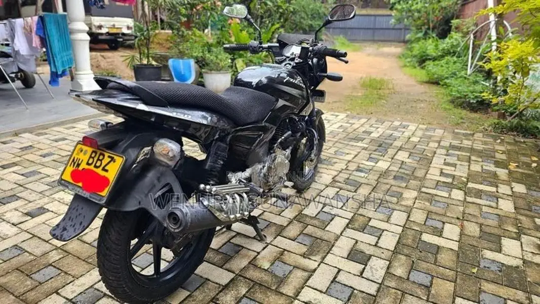Bajaj Pulsar 150 2015
