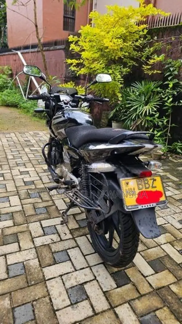 Bajaj Pulsar 150 2015