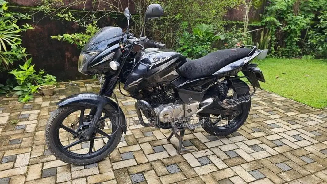Bajaj Pulsar 150 2015