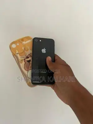Apple iPhone 8 (Used)