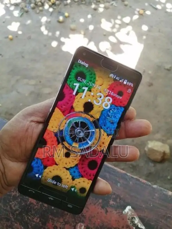 Sharp R6 3GB 32GB (Used)