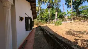 වෙල්යායට මුහුණලා වටිනා නිවසක් සහිත ඉඩමක් Gampaha
