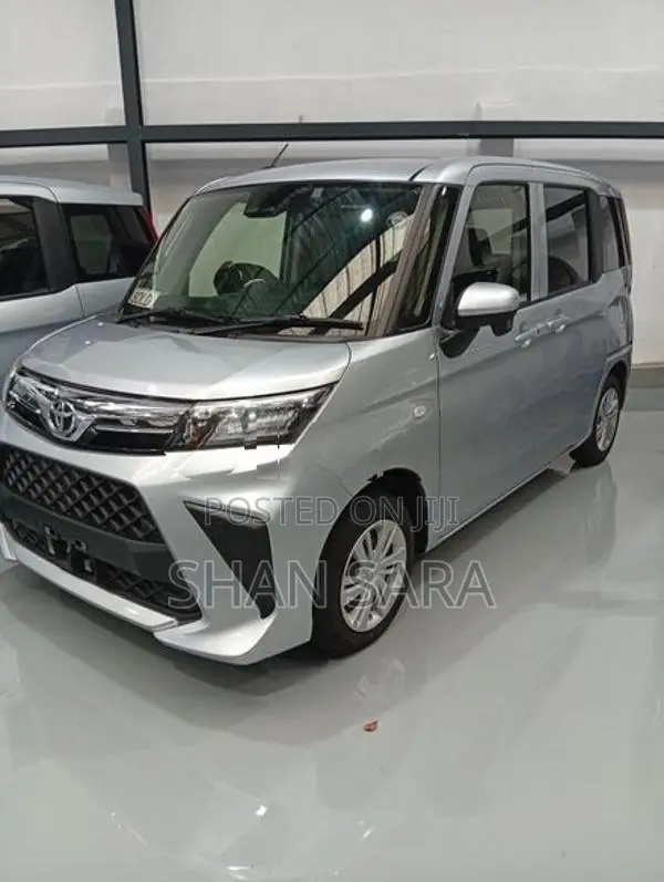 Toyota Roomy x 2023