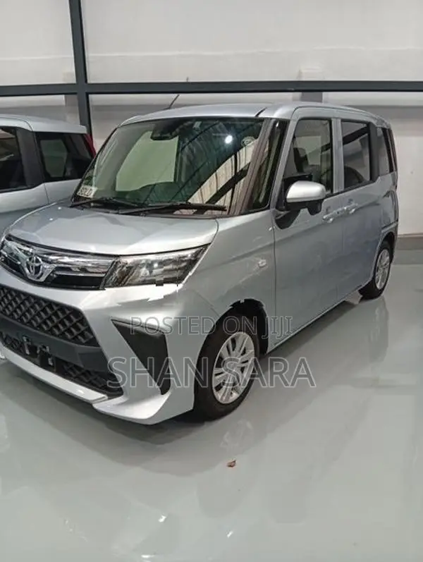 Toyota Roomy x 2023