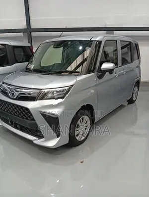 Toyota Roomy x 2023