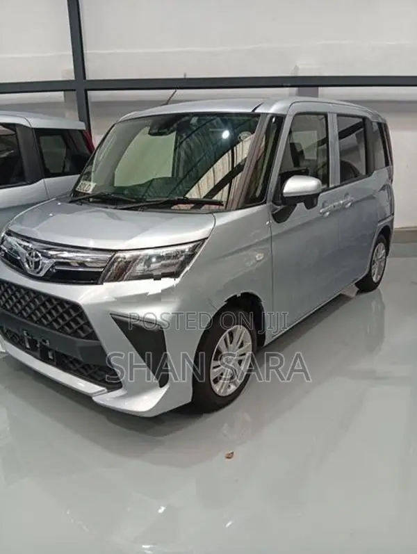 Toyota Roomy x 2023