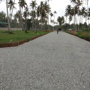 ටවුමට විනාඩි 5 දුරින් පැල්ලන්දෙණිය හන්දියෙන් ඉඩමක්