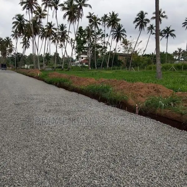 ටවුමට විනාඩි 5 දුරින් පැල්ලන්දෙණිය හන්දියෙන් ඉඩමක්