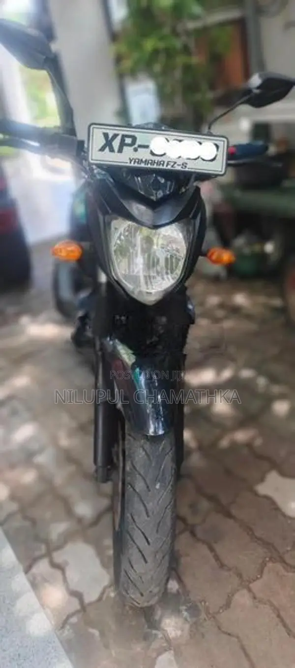 Yamaha FZ S 2012