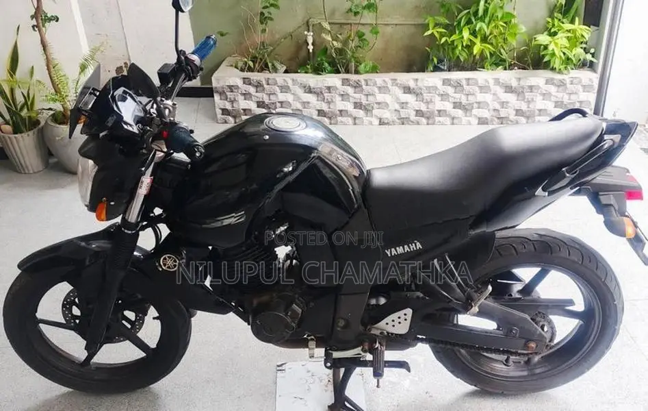Yamaha FZ S 2012