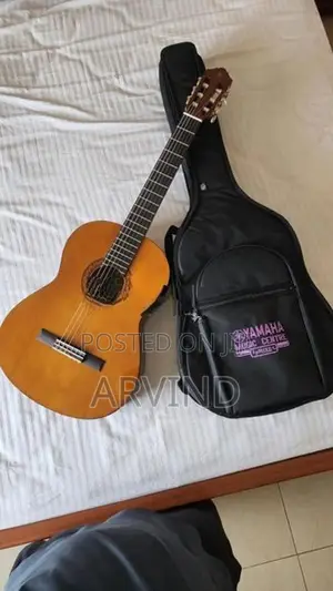 Yamaha C40 Guitar