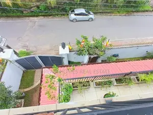 Near Pannipitiya, Luver College 8 Rooms 3 Bed House for Rent