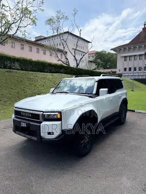 Toyota Land Cruiser Prado VX 2024