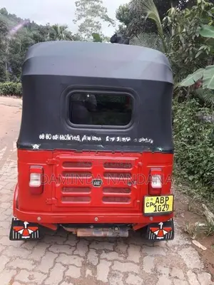 Bajaj RE Three Wheeler 2017